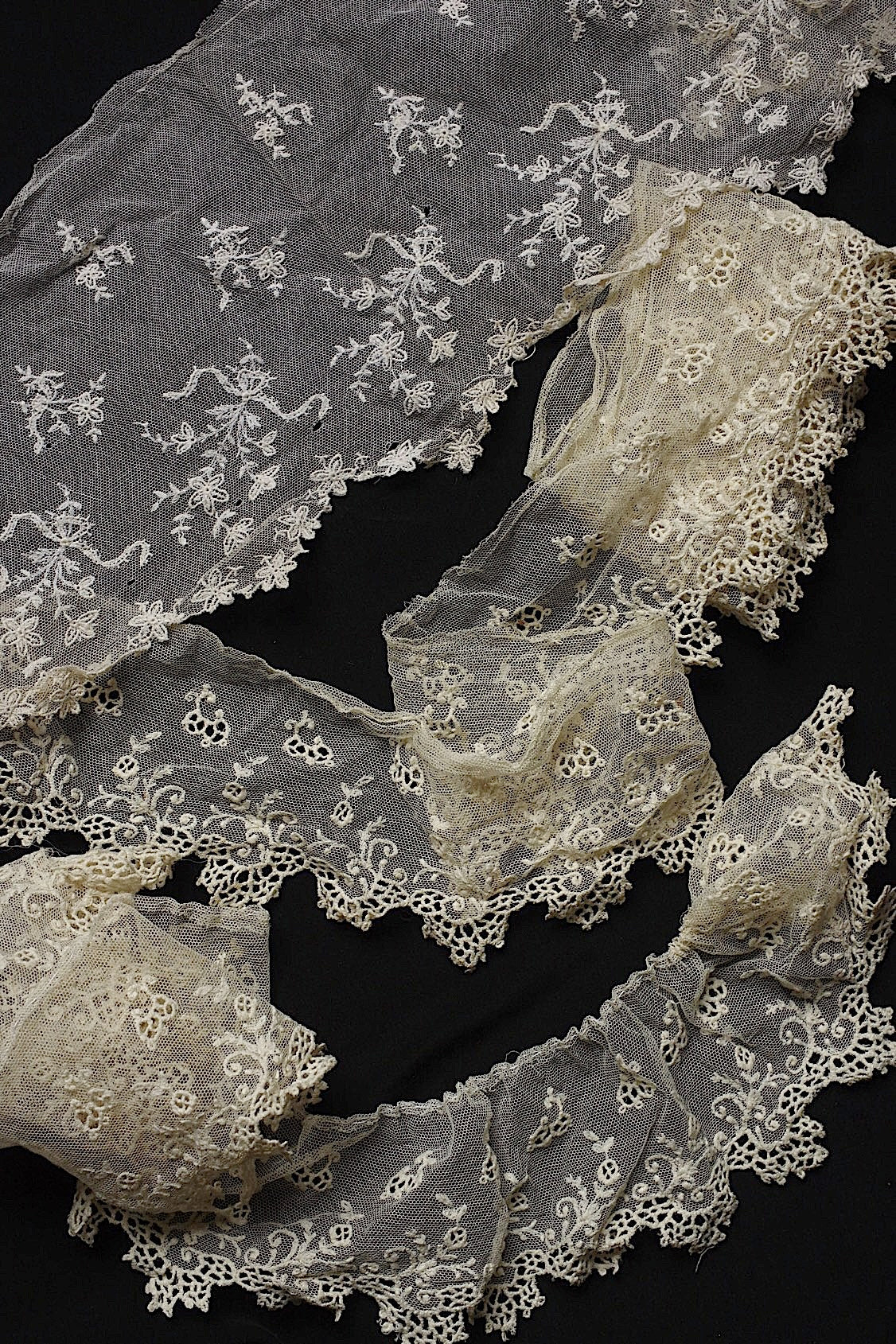 アンティークレース