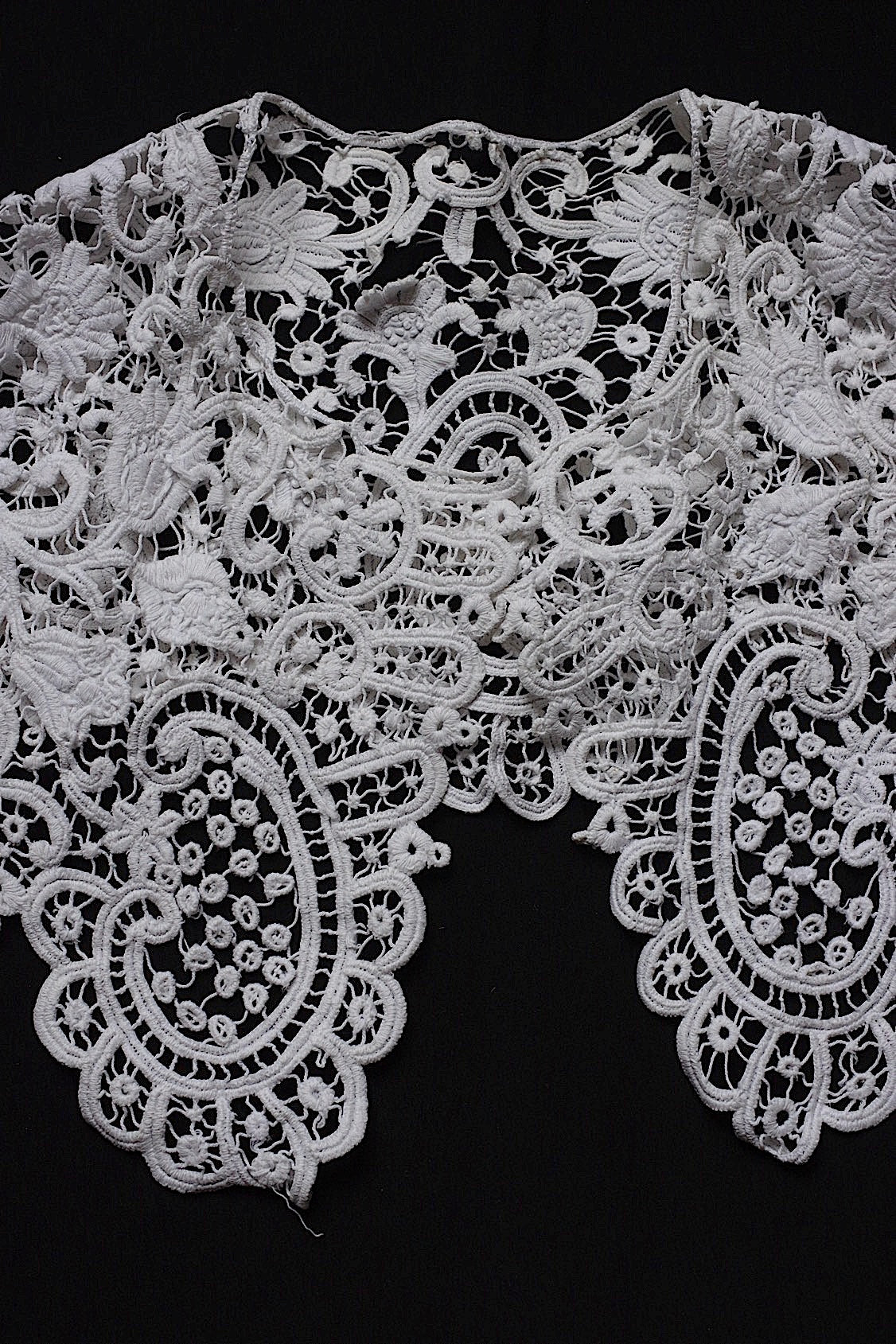 アンティークレース dentelle antique 襟2つ .FR a l'epoque