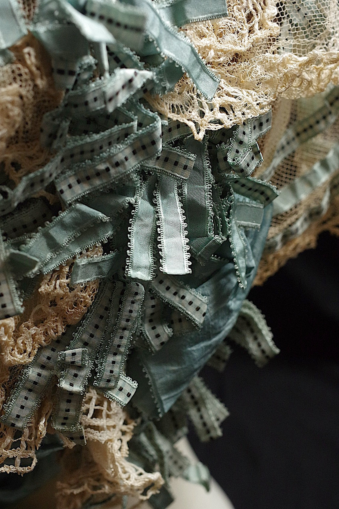 アンティークレース dentelle antique ボネ リボン付き .FR a l'epoque