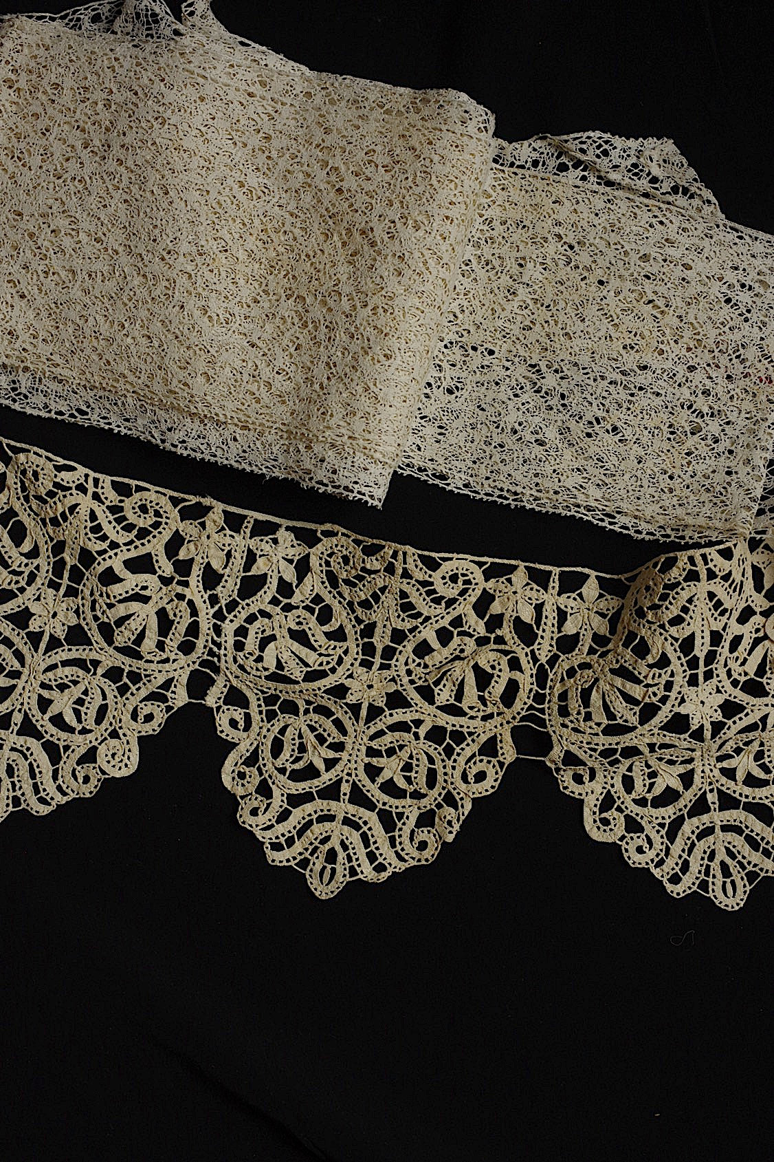 アンティークレース