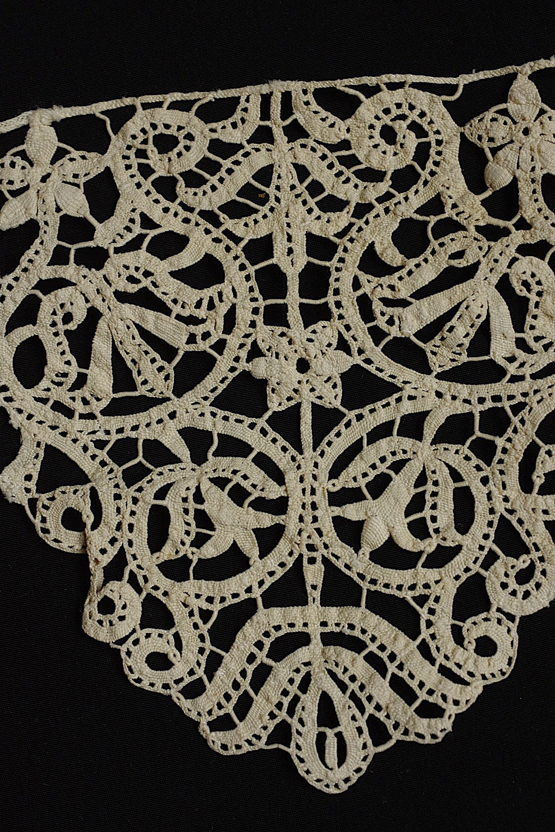 アンティークレース dentelle antique 357cm 55cm .FR a l'epoque