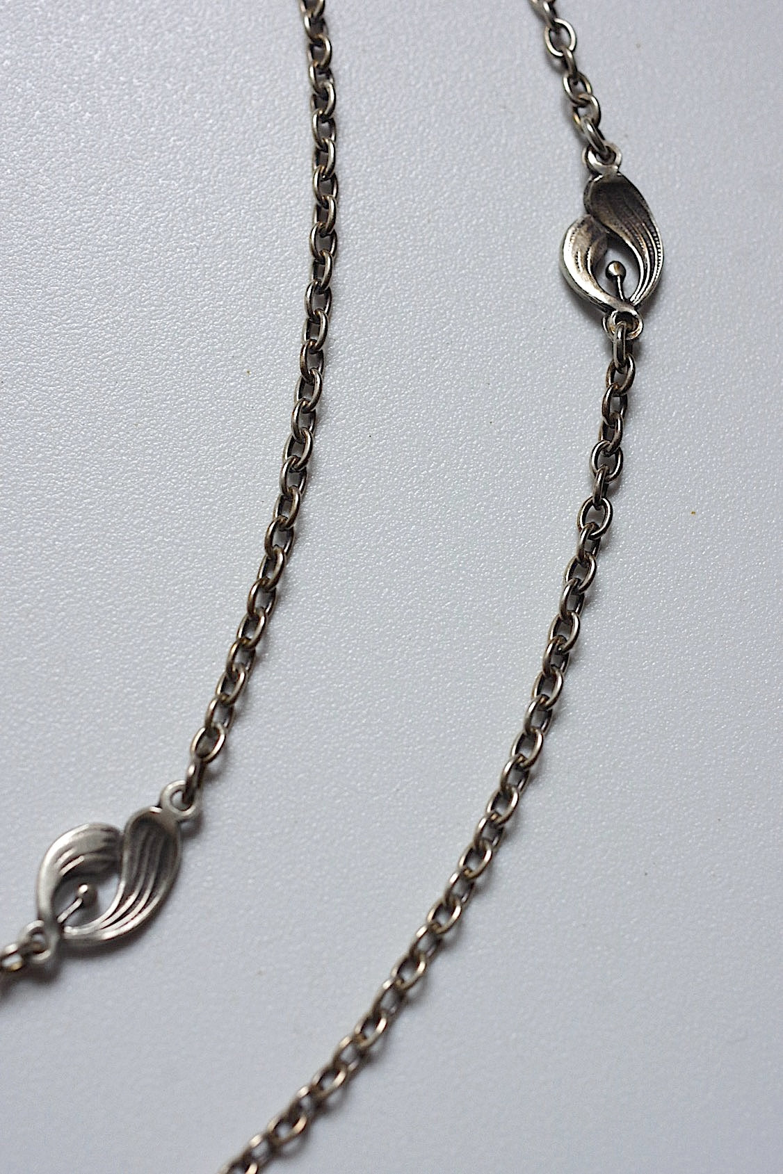 アンティークチェーンネックレス collier amtique 宿木 .FR a l'epoque