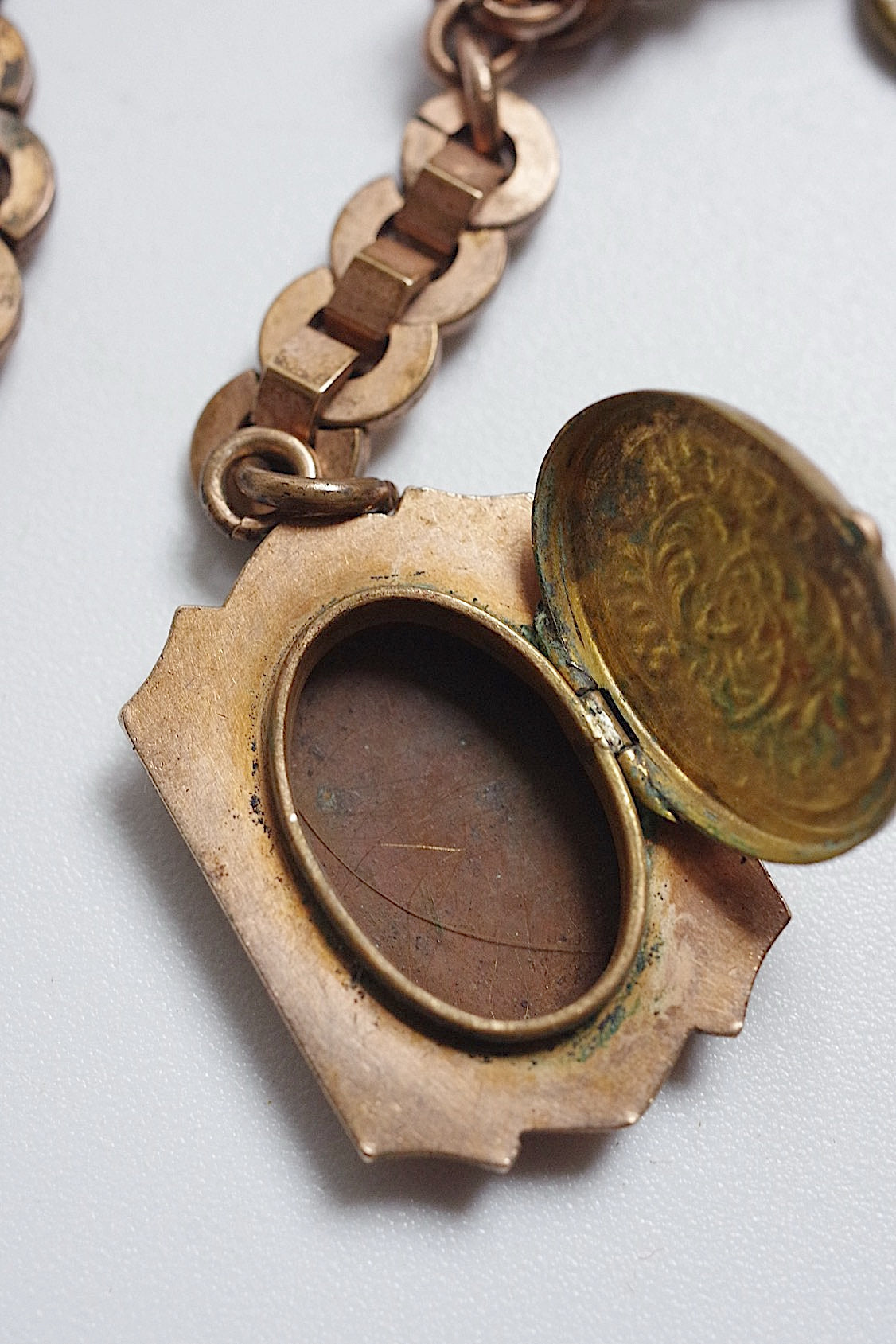 アンティークチェーン antique chain .FR a l'epoque