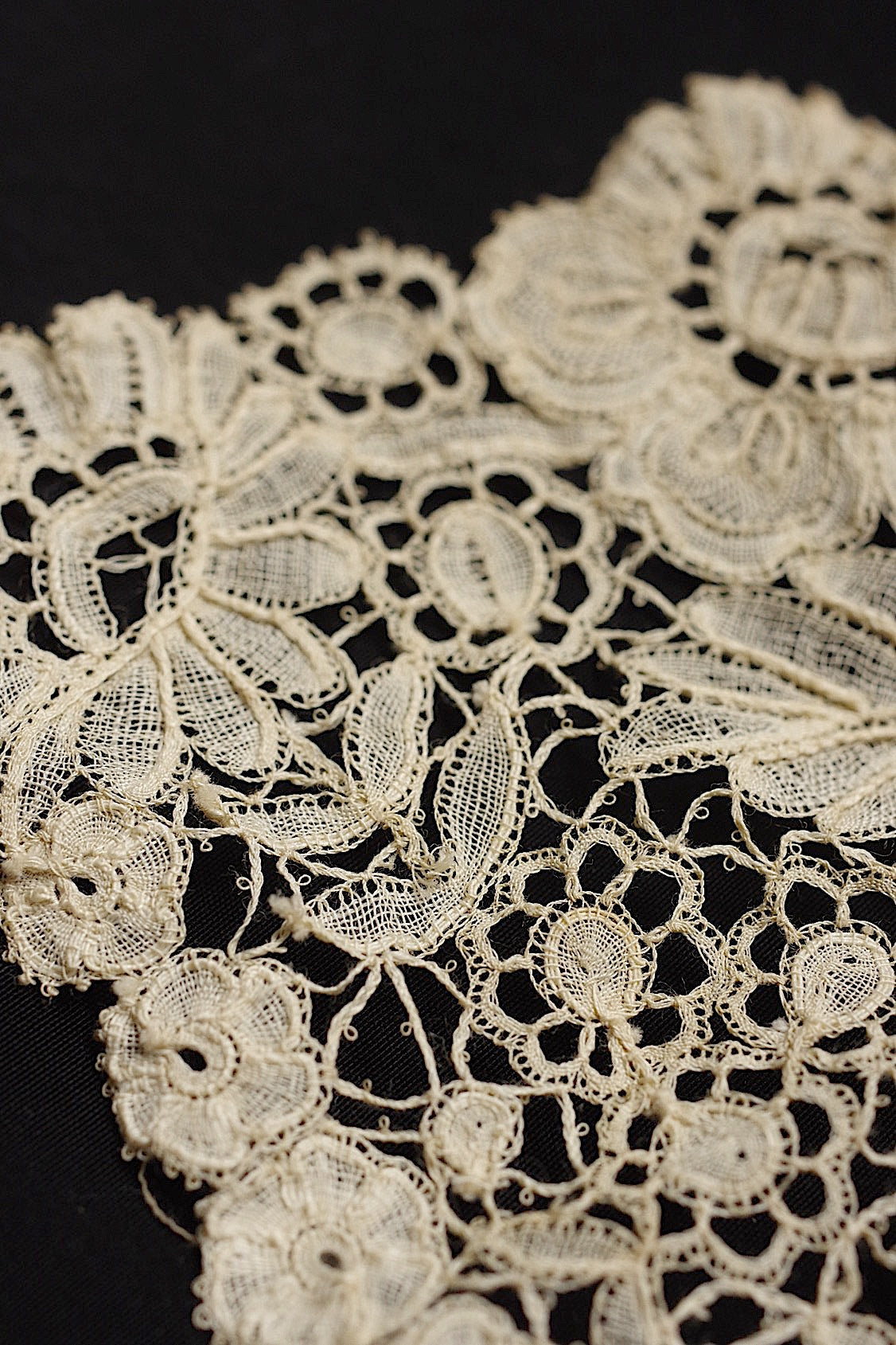 アンティークレース dentelle antique ホニトン ブリュクセルMIXモチーフ .FR a l'epoque