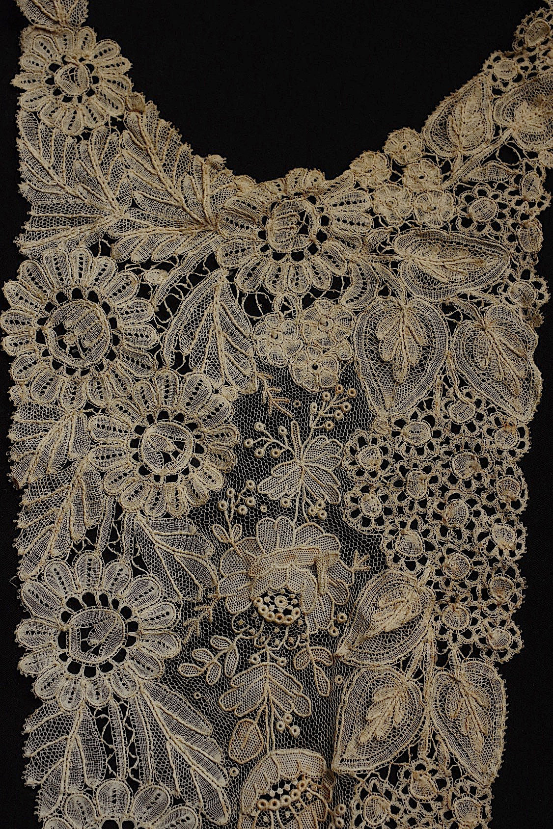 アンティークレース dentelle antique ホニトン ブリュクセルMIXモチーフ .FR a l'epoque