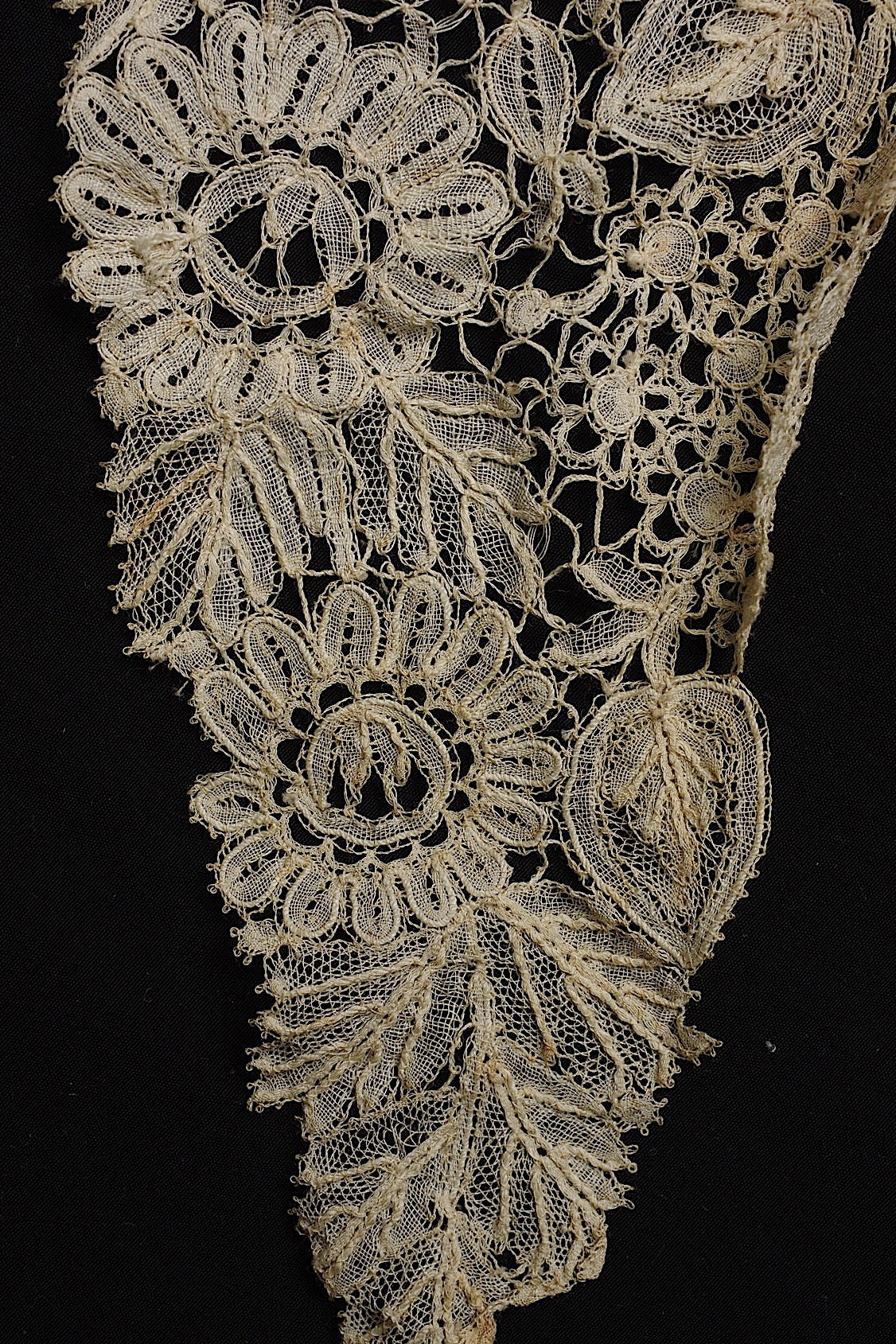 アンティークレース dentelle antique ホニトン ブリュクセルMIXモチーフ .FR a l'epoque