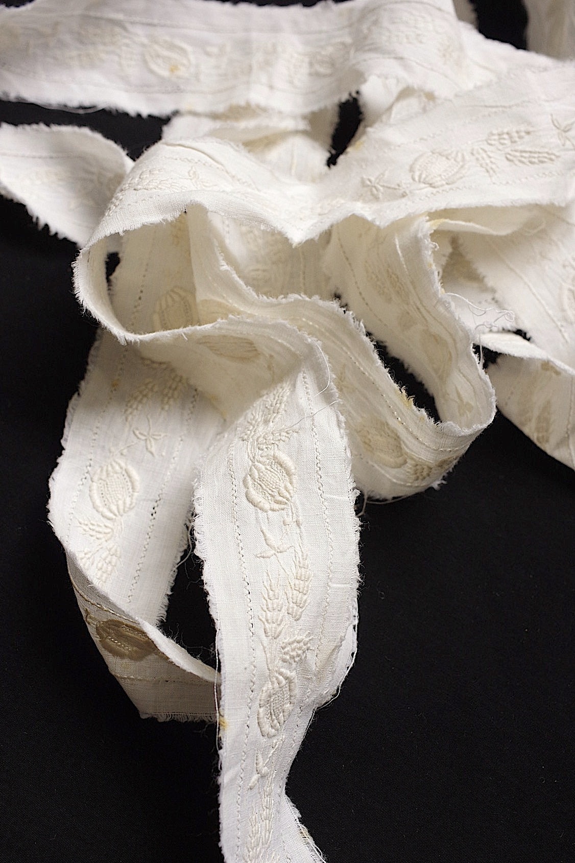 アンティークレース dentelle antique 207cm .FR a l'epoque