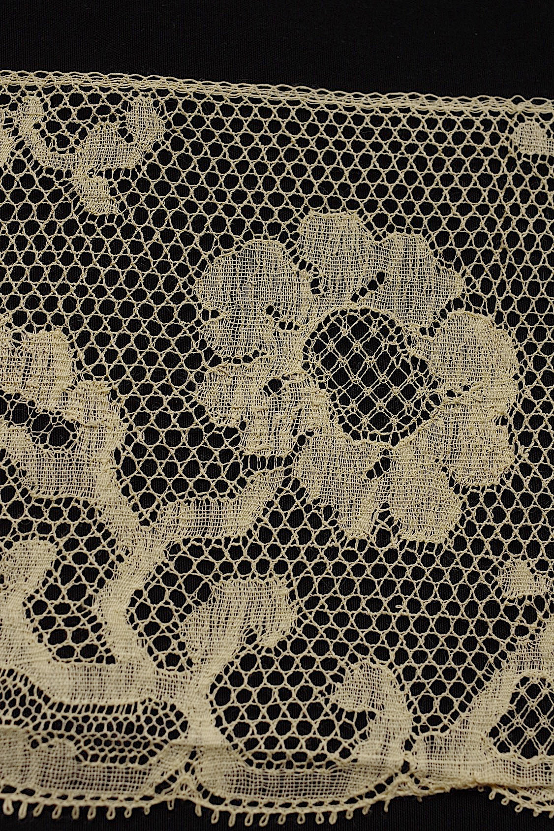 アンティークレース dentelle antique 564cm .FR a l'epoque