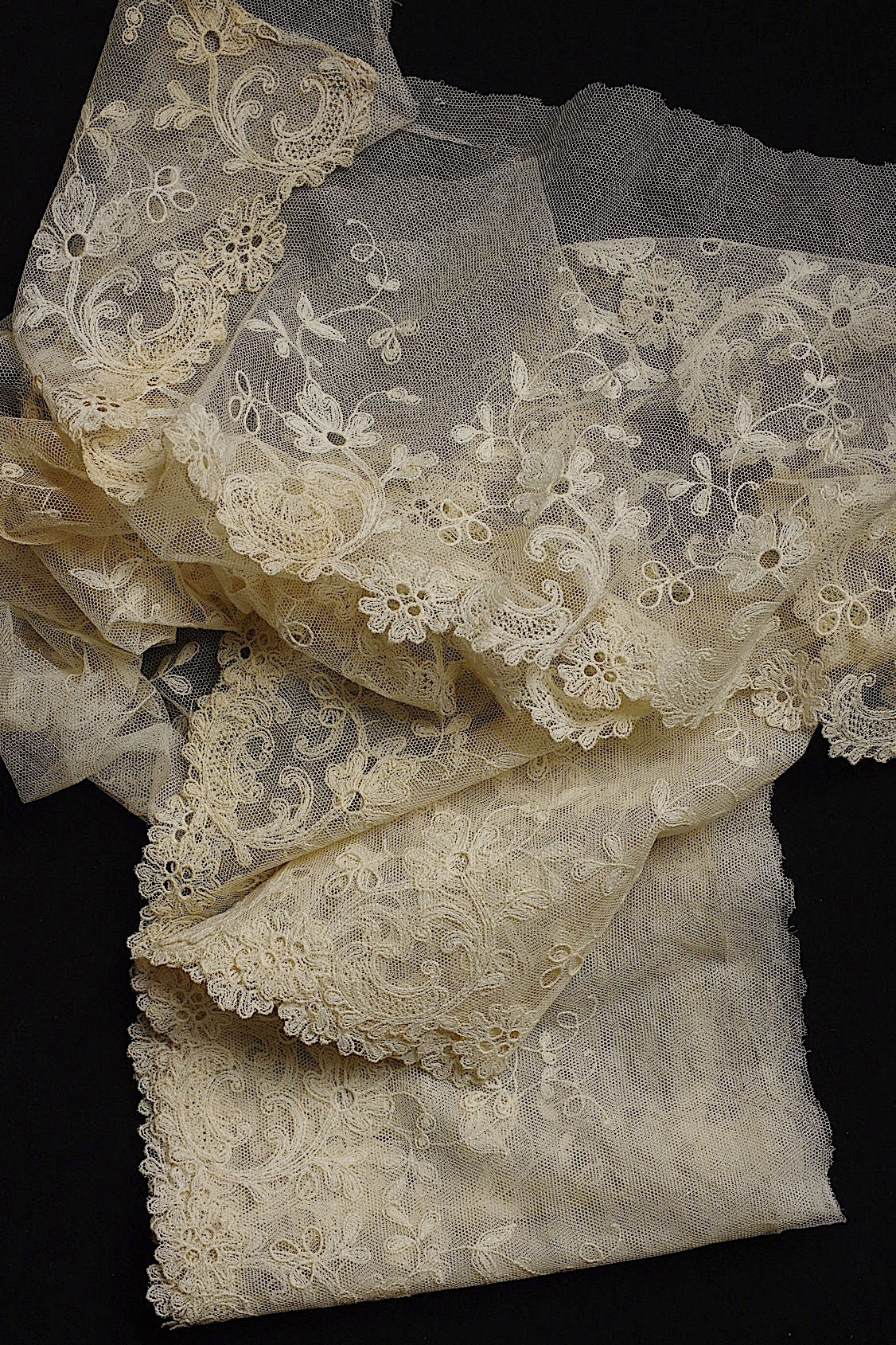 アンティークレース