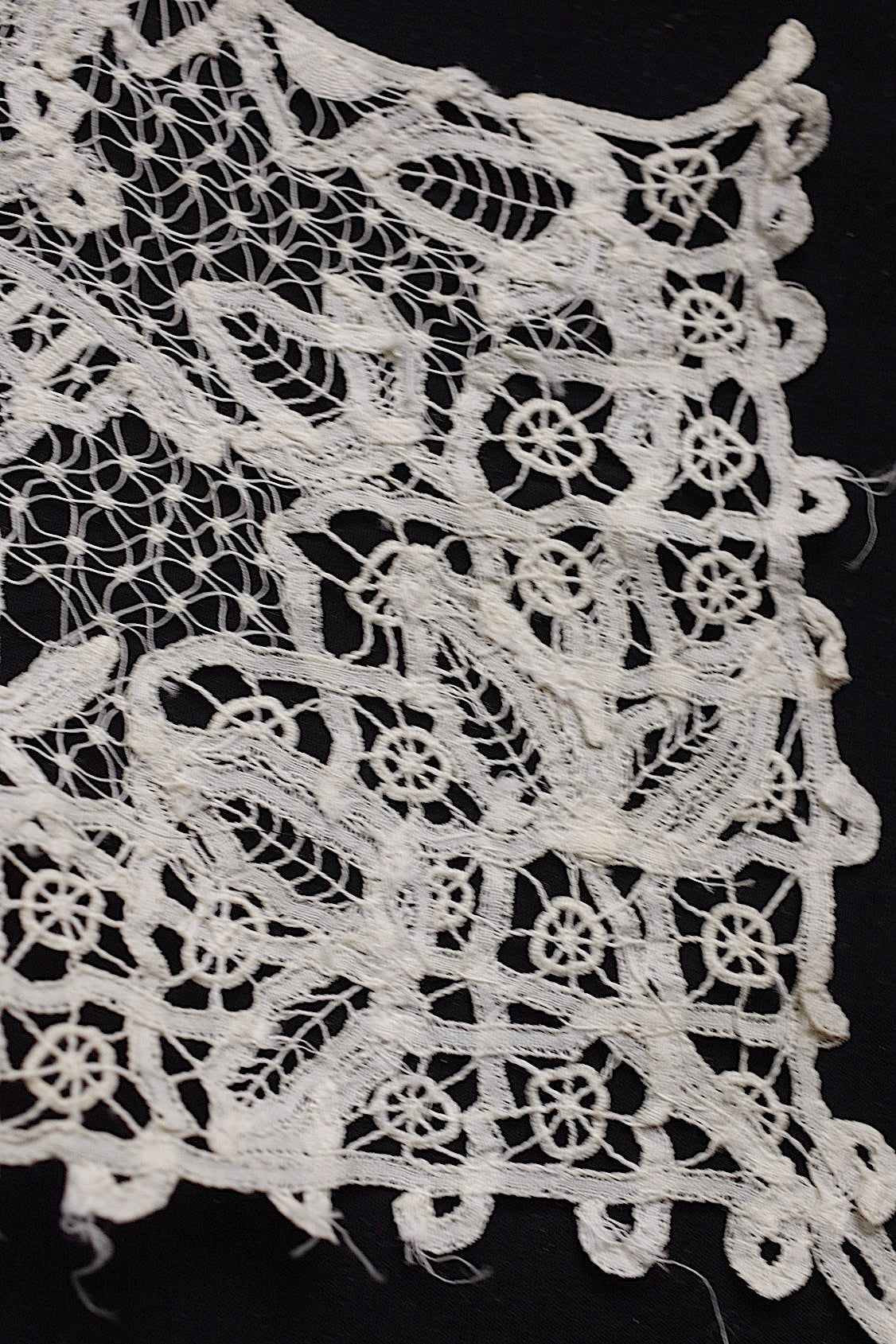 アンティークレース dentelle antique 4種 lots1 .FR a l'epoque