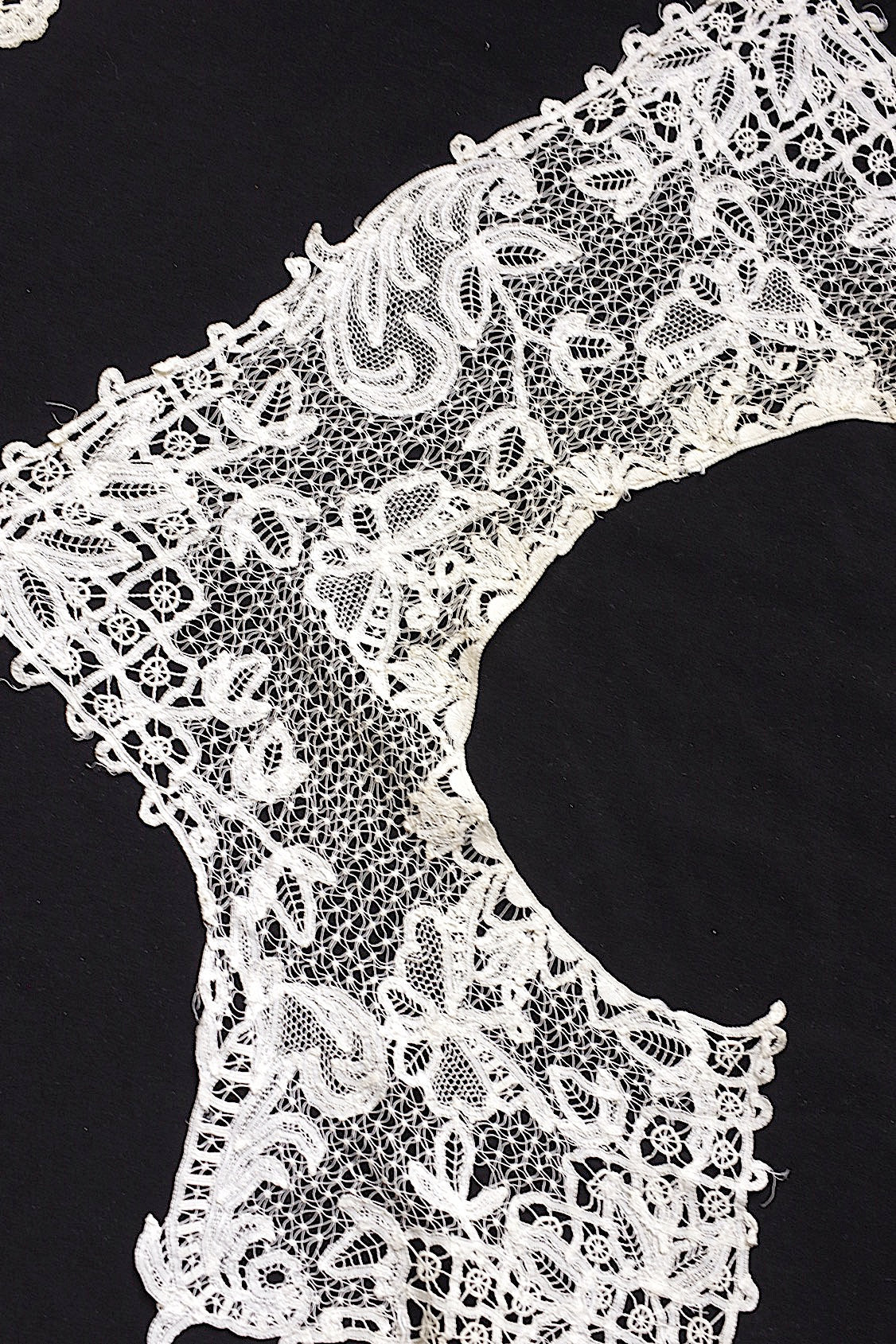 アンティークレース dentelle antique 4種 lots1 .FR a l'epoque