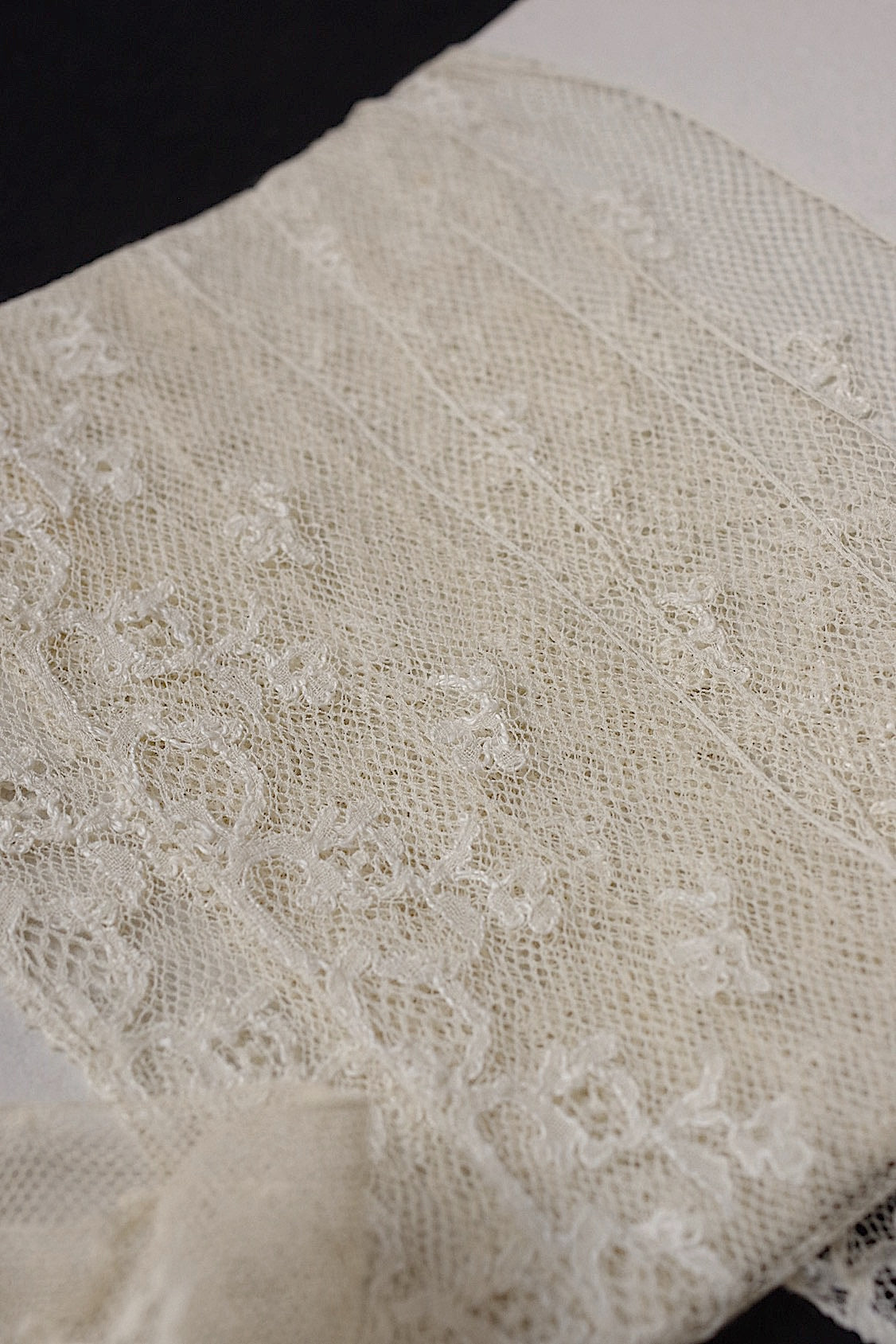アンティークレース dentelle antique 230cm 91cm 134cm .FR a l'epoque