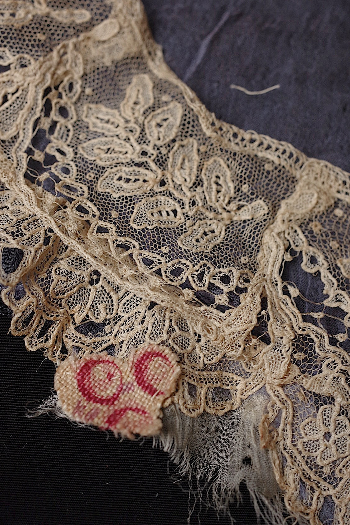 アンティークレース dentelle antique ハギレ .FR a l'epoque