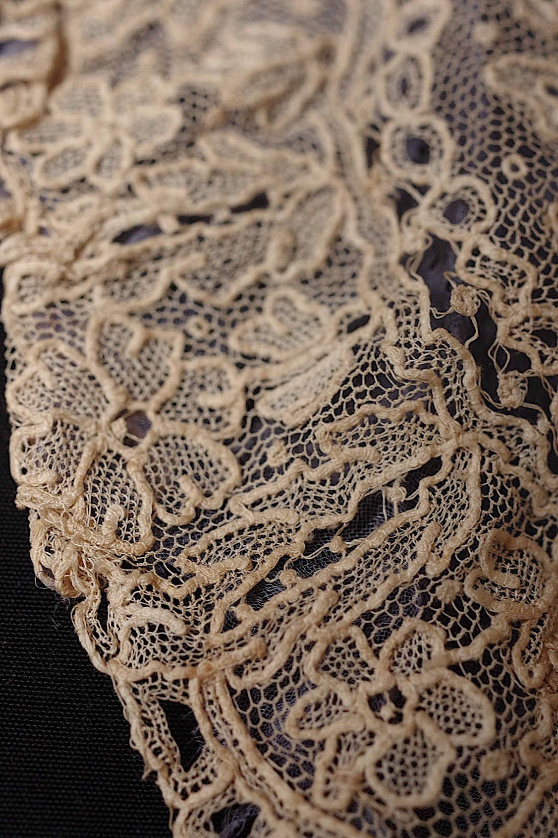 アンティークレース dentelle antique ハギレ .FR a l'epoque