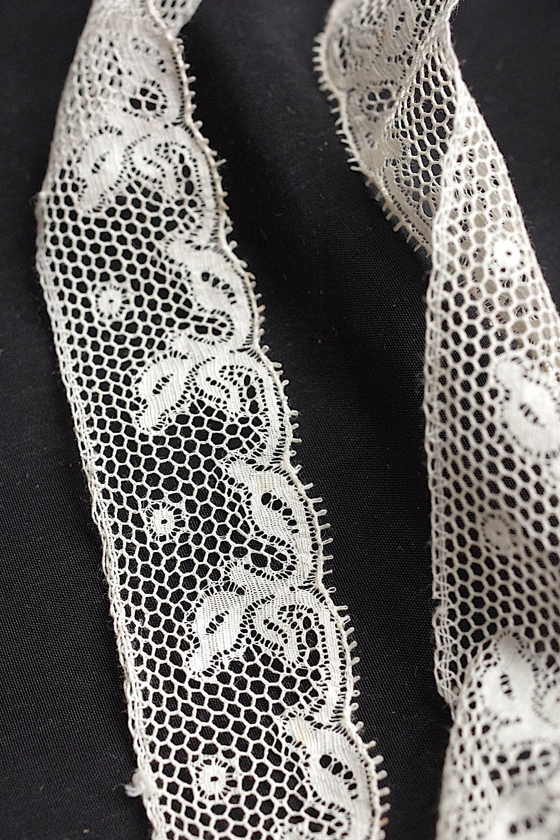 アンティークレース dentelle antique 690cm 40cm 92cm .FR a l'epoque