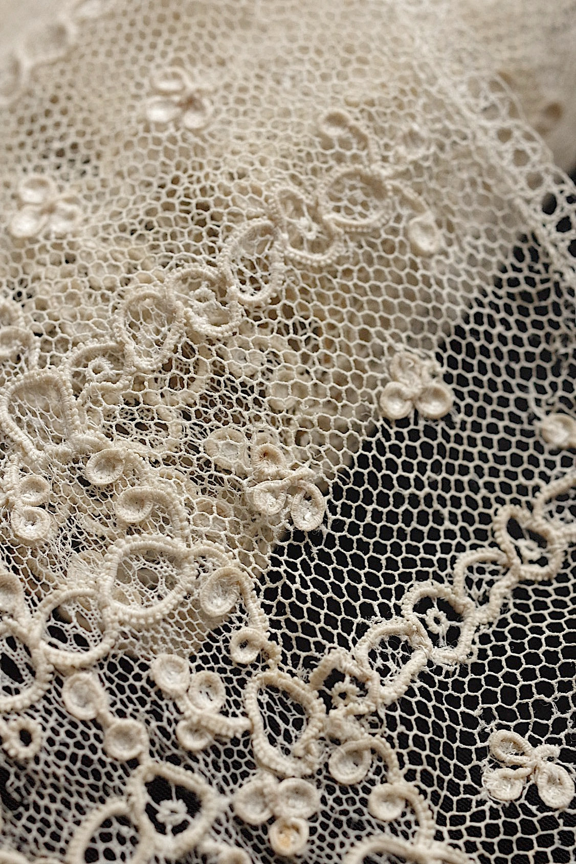 アンティークレース dentelle antique アランソンレース .FR a l'epoque