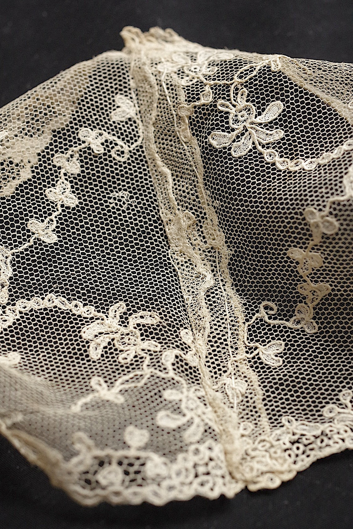 アンティークレース dentelle antique アランソンレース .FR a l'epoque