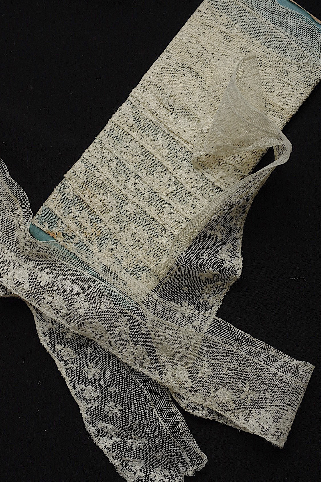 アンティークレース