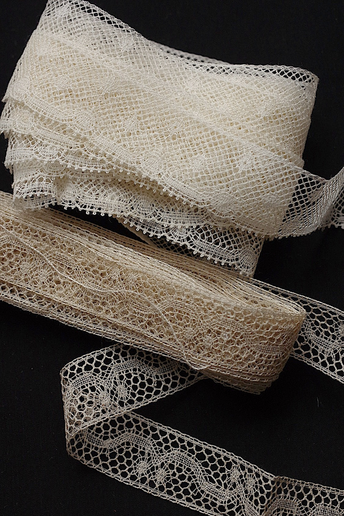 アンティークレース dentelle antique 590cm 360cm .FR a l'epoque