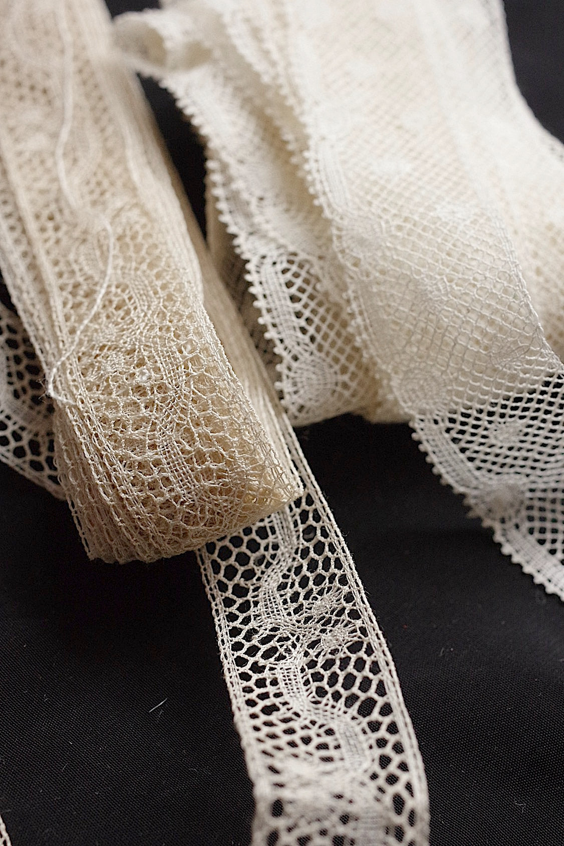 アンティークレース dentelle antique 590cm 360cm .FR a l'epoque