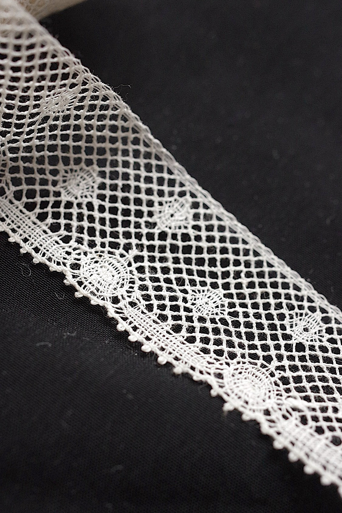 アンティークレース dentelle antique 590cm 360cm .FR a l'epoque