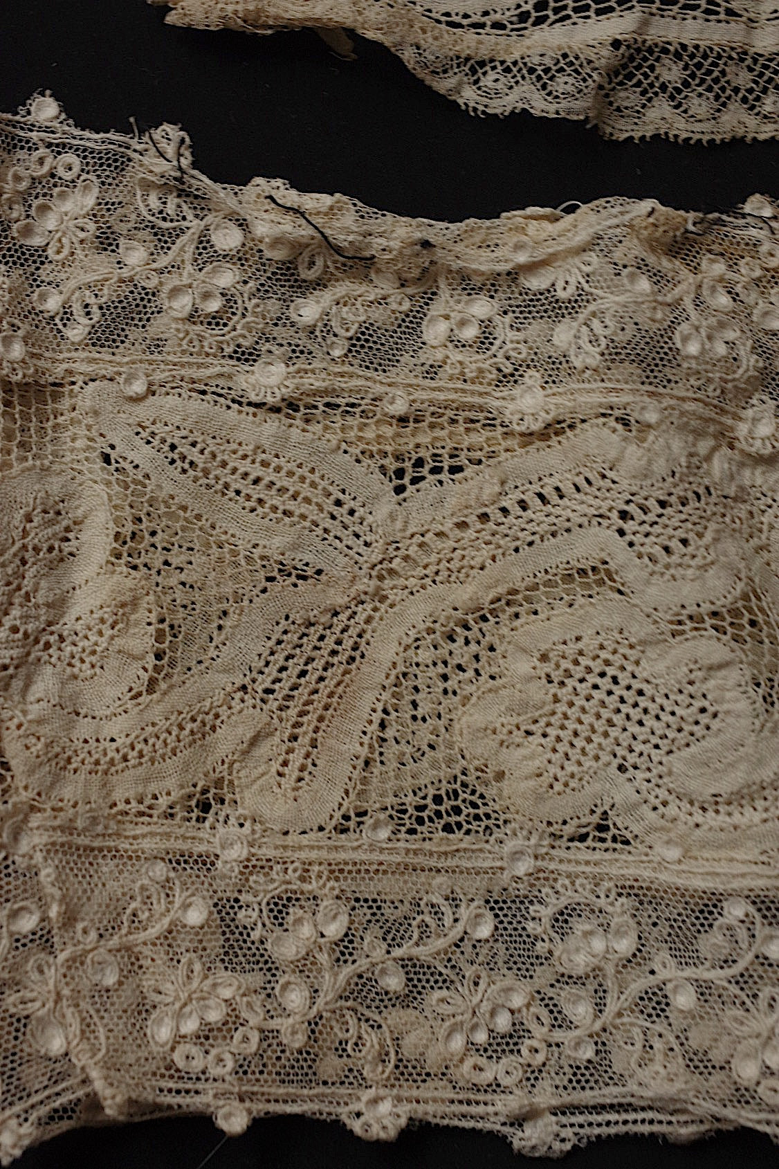 アンティークレース dentelle antique レースハギレ 素材用 .FR a l'epoque