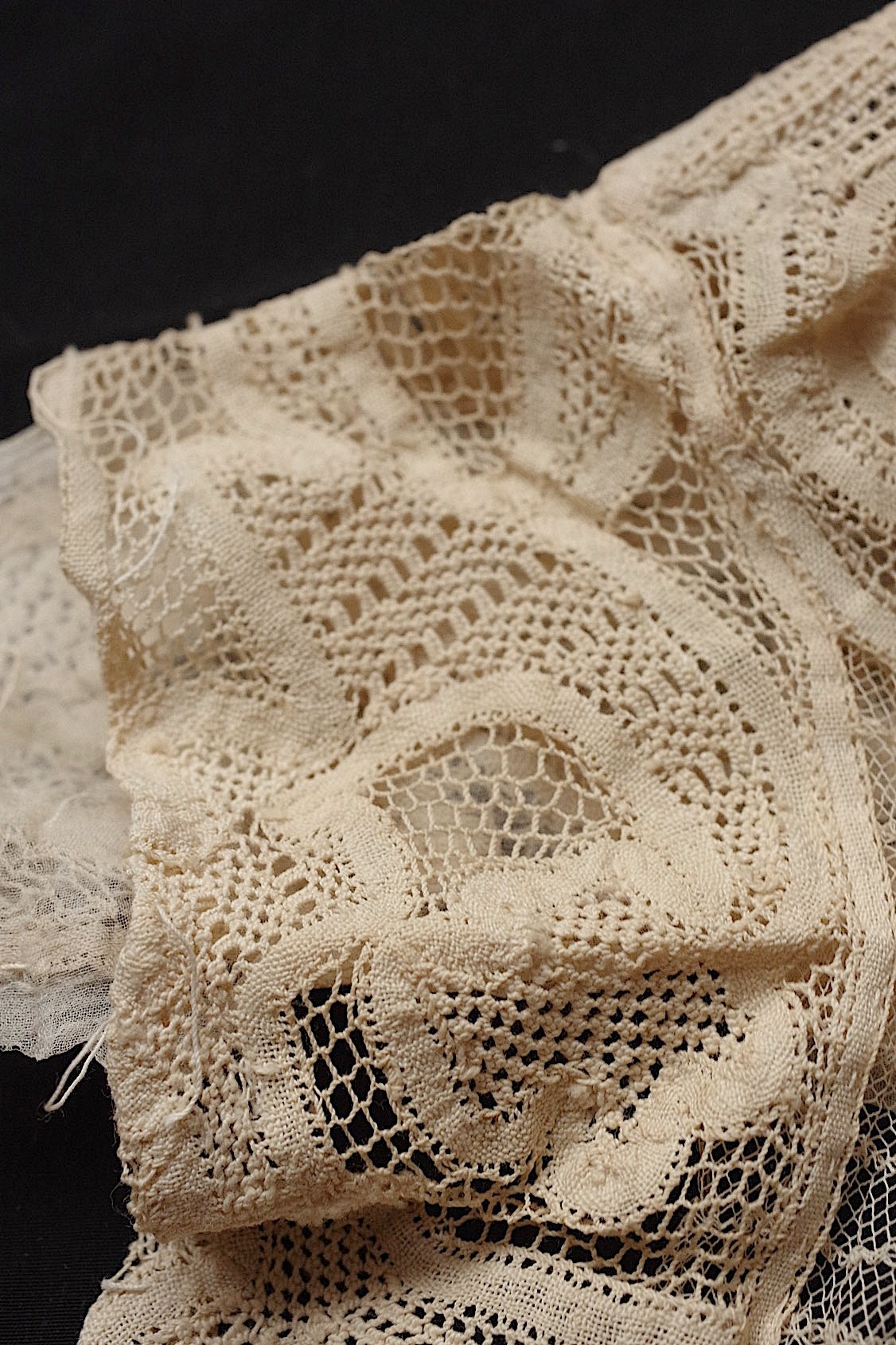 アンティークレース dentelle antique レースハギレ 素材用 .FR a l'epoque