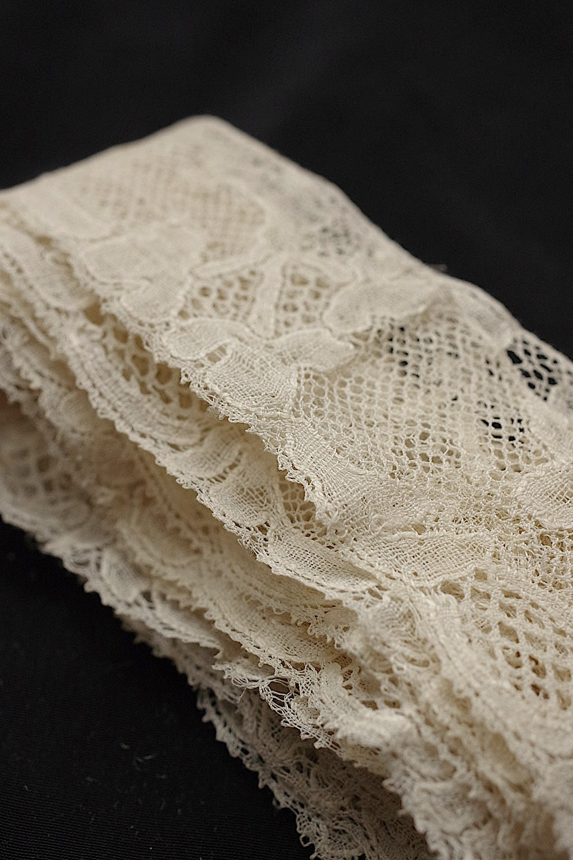 アンティークレース dentelle antique 18cm240cm .FR a l'epoque