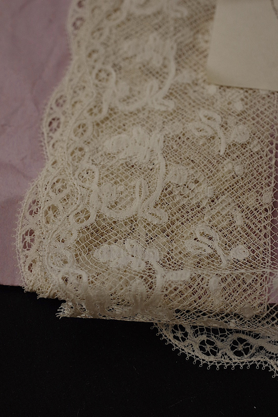 アンティークレース dentelle antique 270cm 220cm .FR a l'epoque