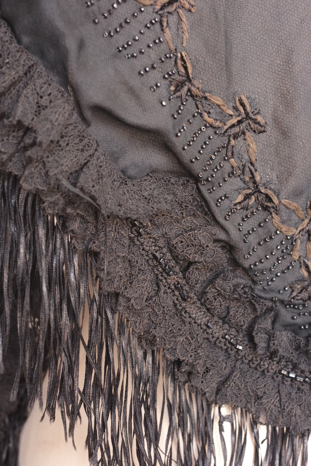 アンティークショール châle antique  .FR a l'epoque