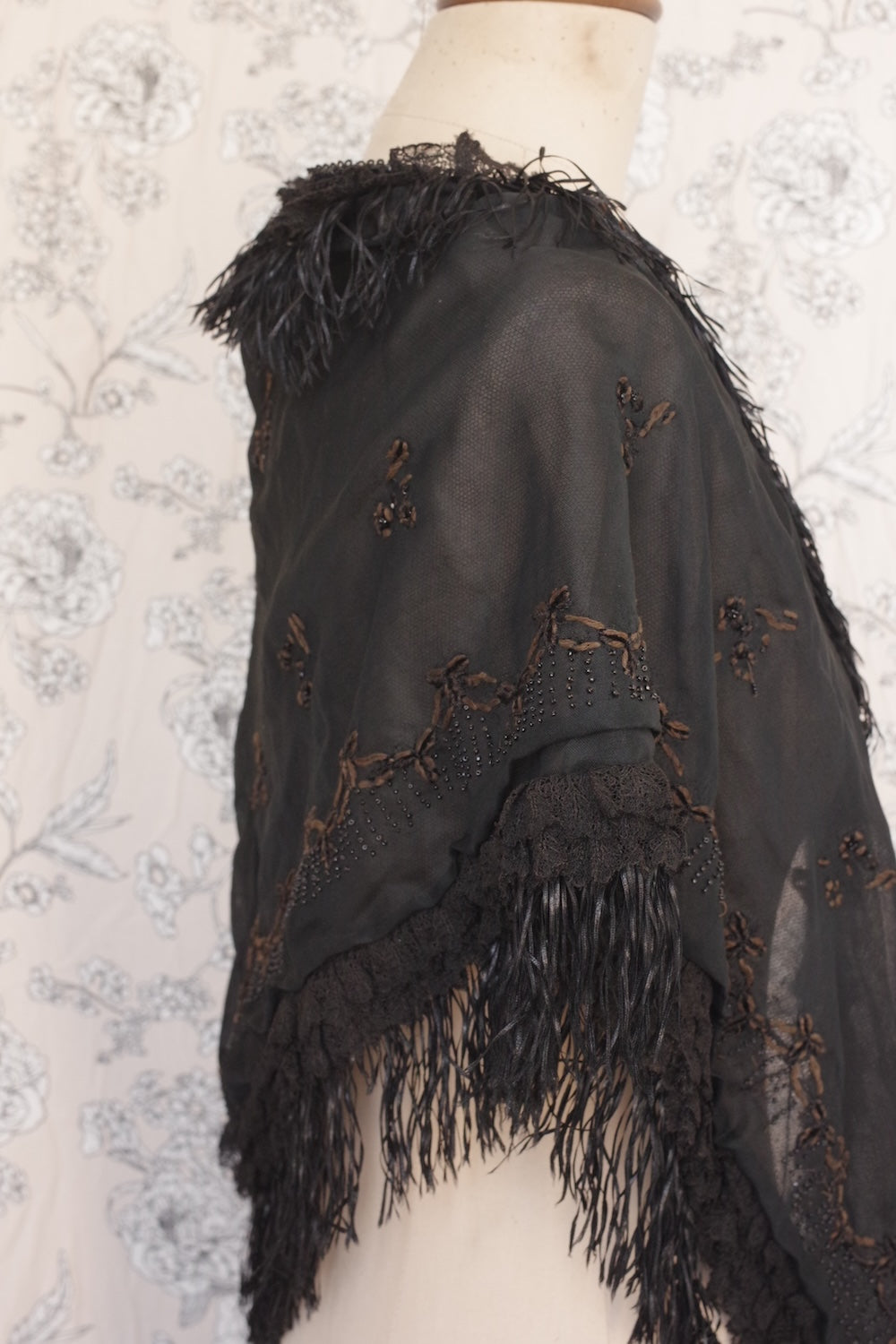 アンティークショール châle antique  .FR a l'epoque