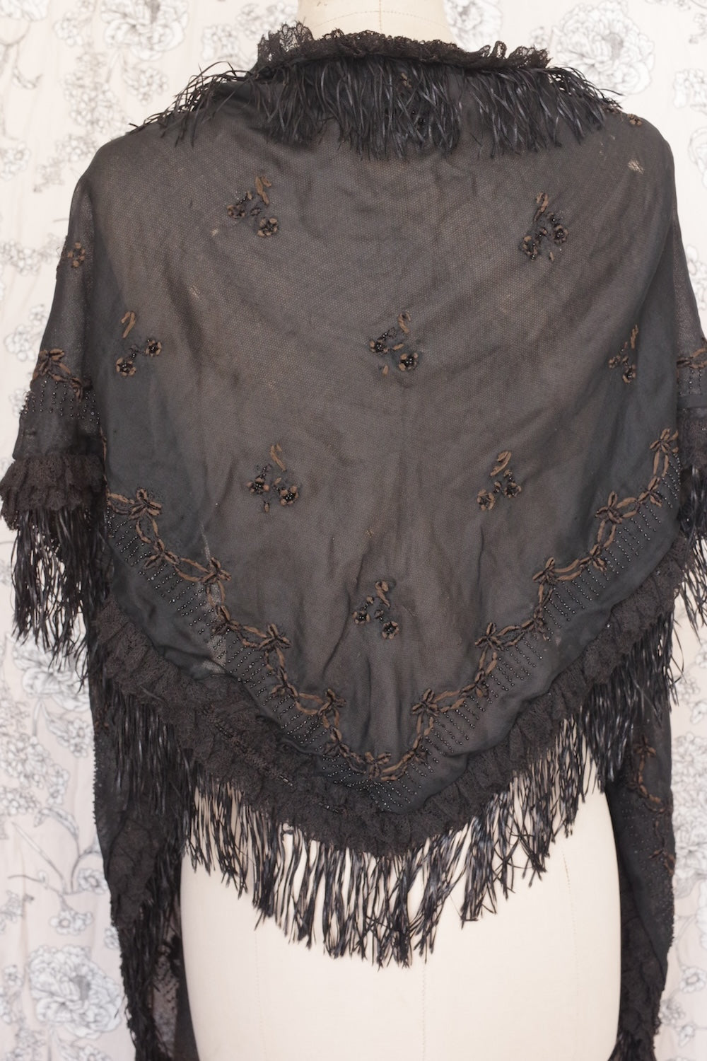 アンティークショール châle antique  .FR a l'epoque