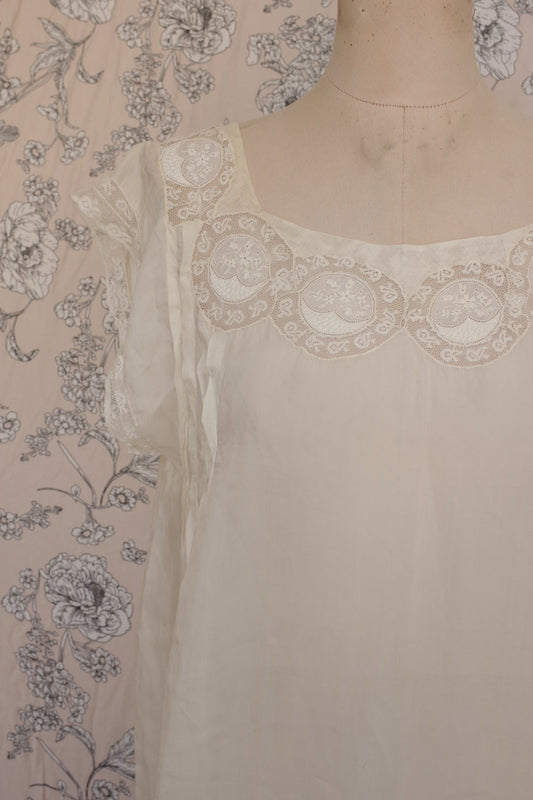 アンティークワンピース vêtement antique .FR a l'epoque