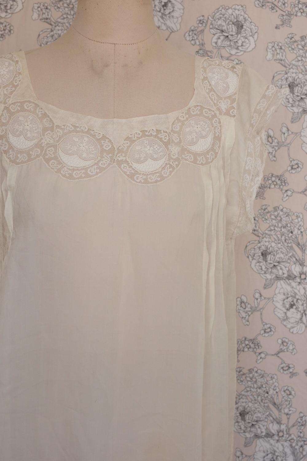 アンティークワンピース vêtement antique .FR a l'epoque