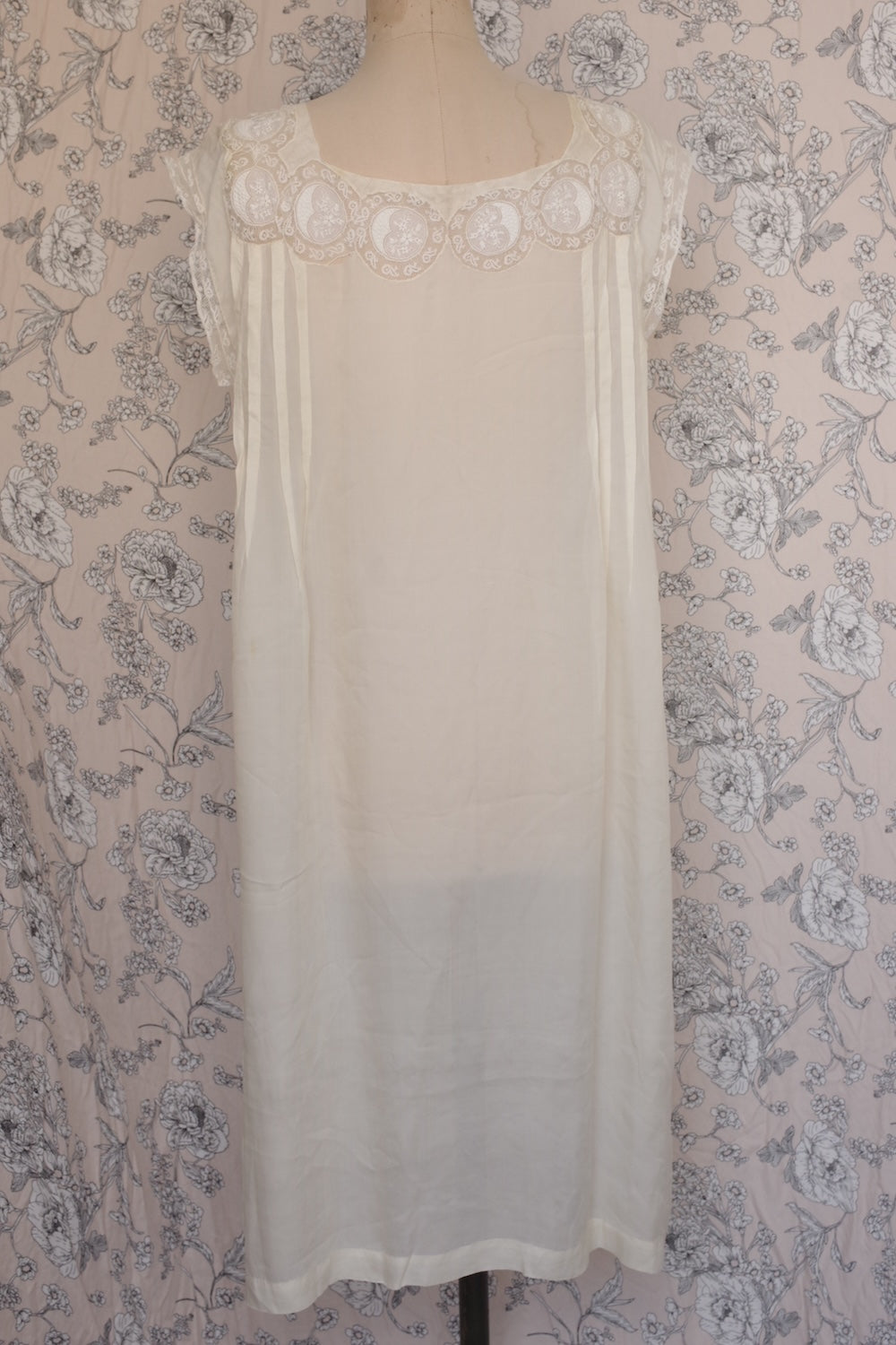 アンティークワンピース vêtement antique .FR a l'epoque