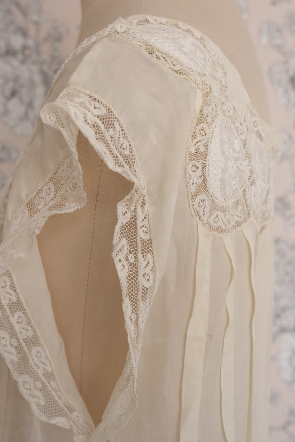 アンティークワンピース vêtement antique .FR a l'epoque