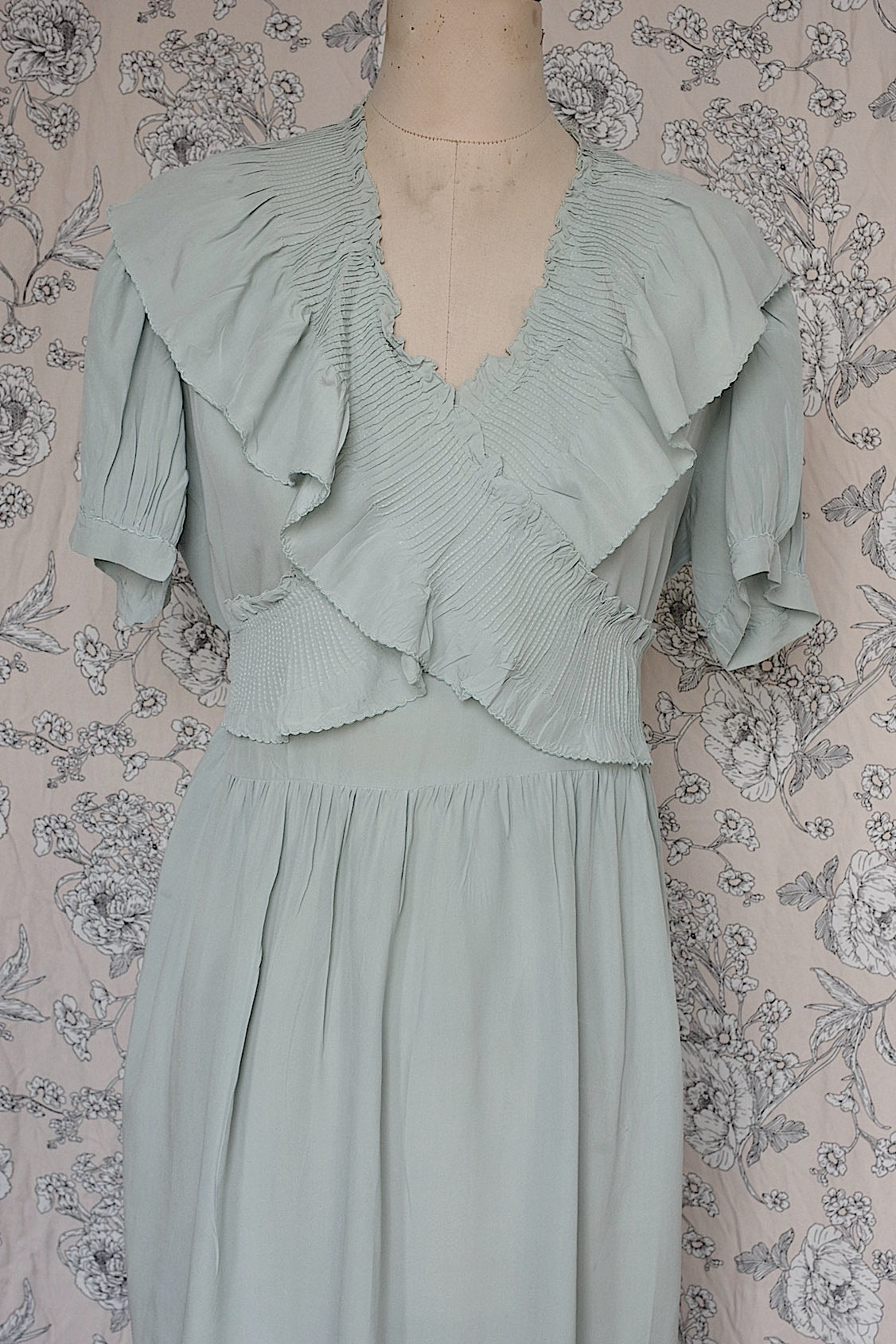 アンティークワンピース vêtement antique  .FR a l'epoque