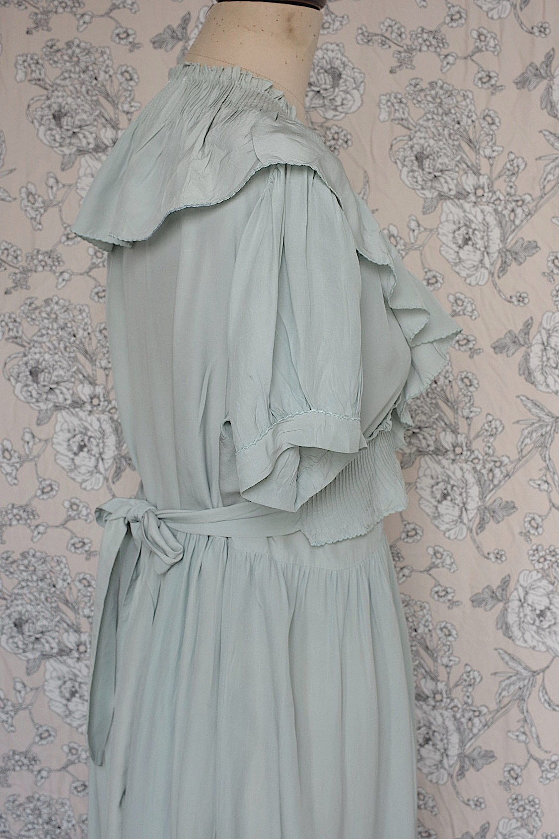 アンティークワンピース vêtement antique  .FR a l'epoque