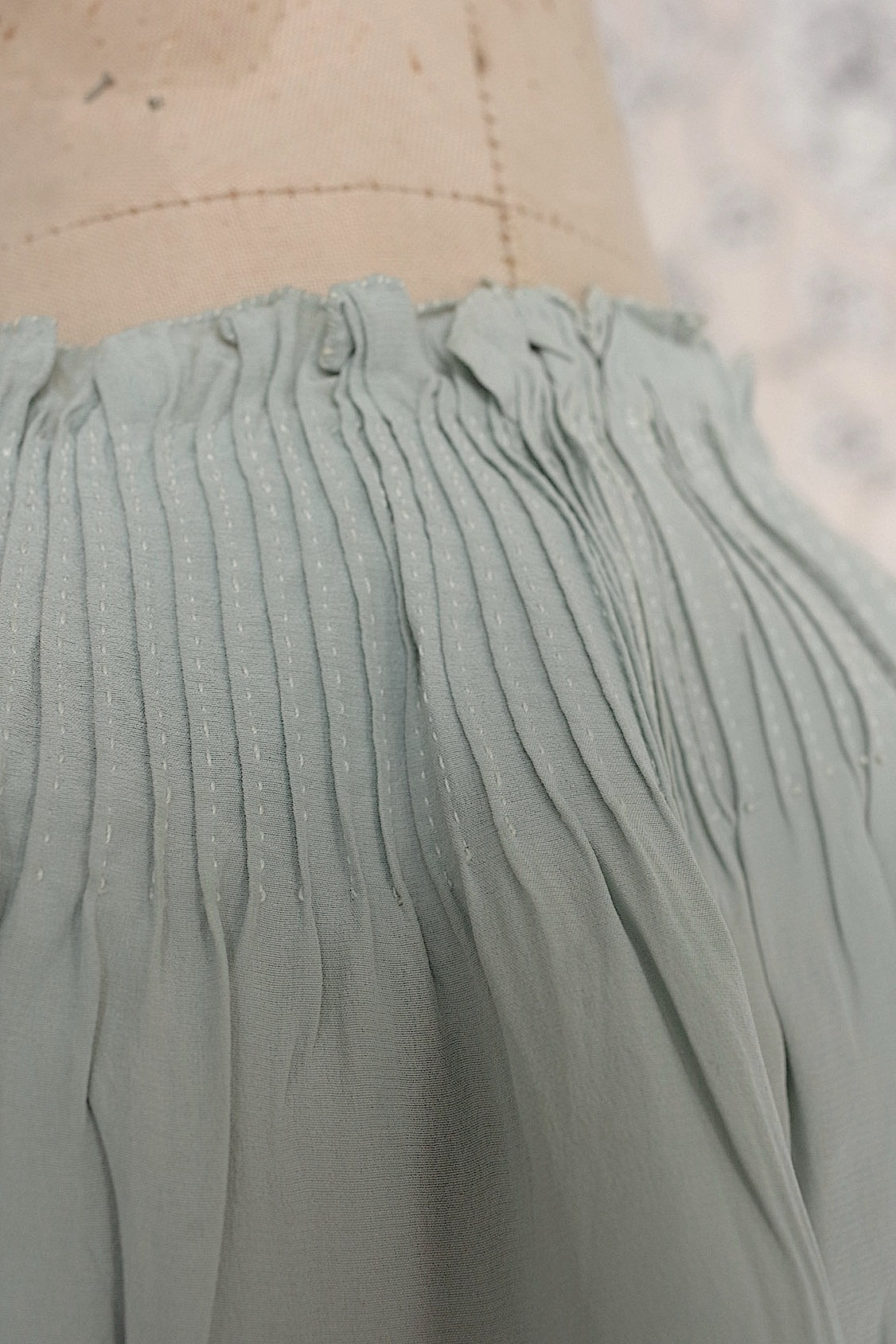 アンティークワンピース vêtement antique  .FR a l'epoque