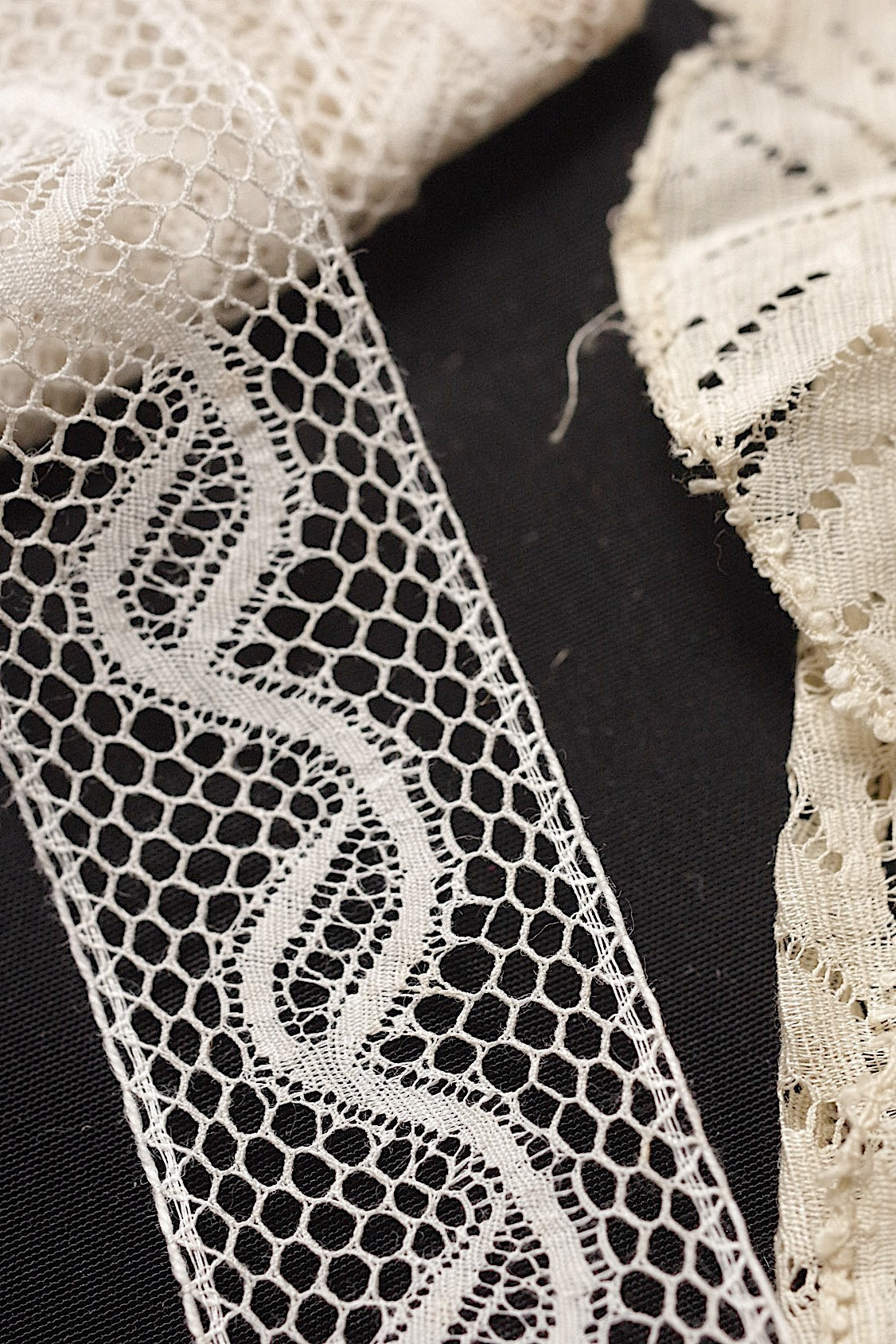 アンティークレース dentelle antique 225cm 670cm .FR a l'epoque