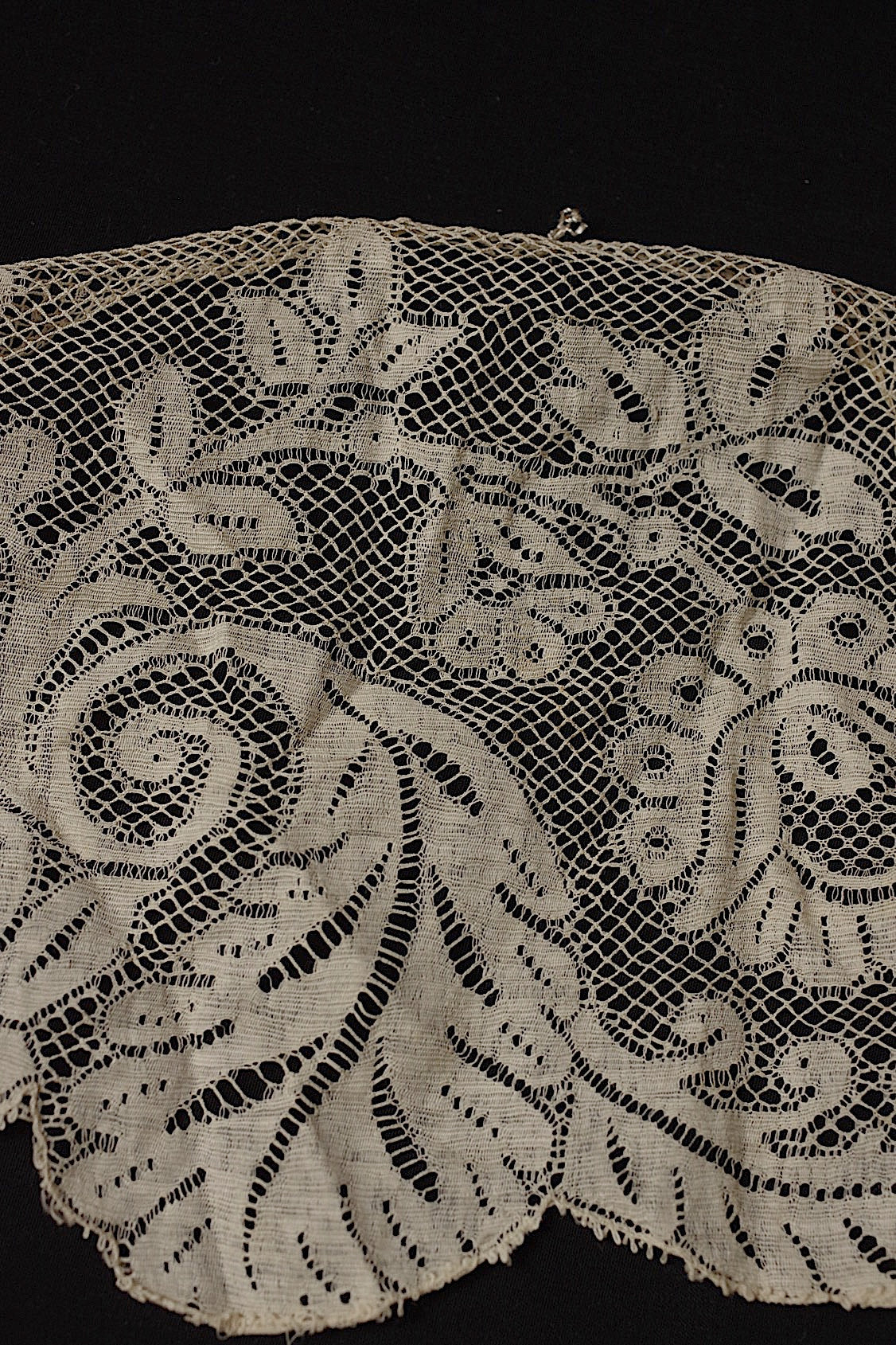 アンティークレース dentelle antique 225cm 670cm .FR a l'epoque