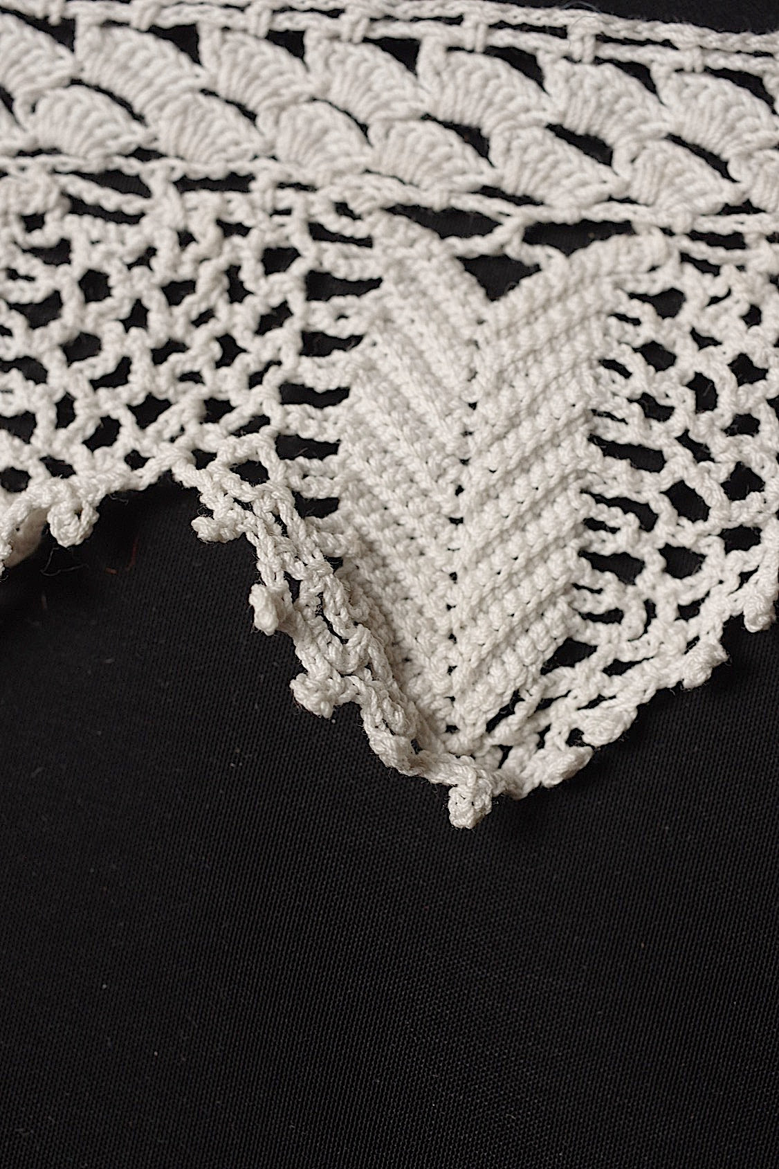 アンティークレース dentelle antique 128cm 217cm 90cm .FR a l'epoque