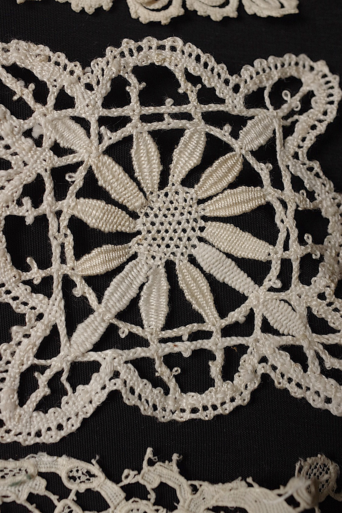 アンティークレース dentelle antique モチーフなど 素材用 .FR a l'epoque