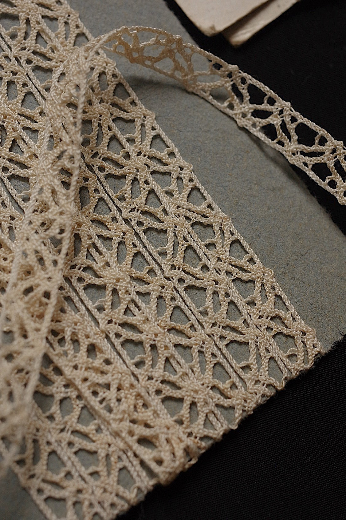 アンティークレース dentelle antique テーブ4種 .FR a l'epoque