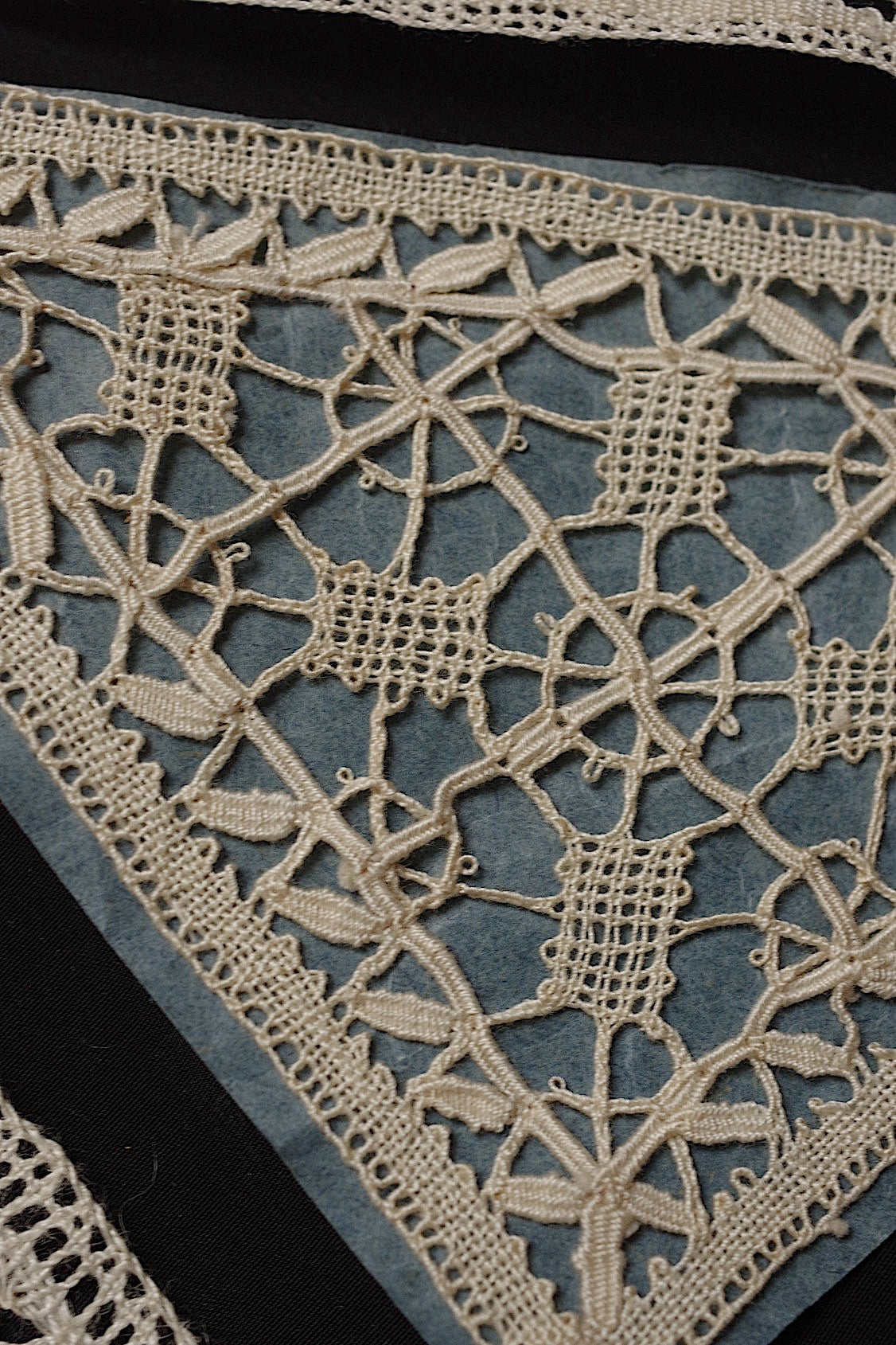 アンティークレース dentelle antique モチーフ3種 .FR a l'epoque