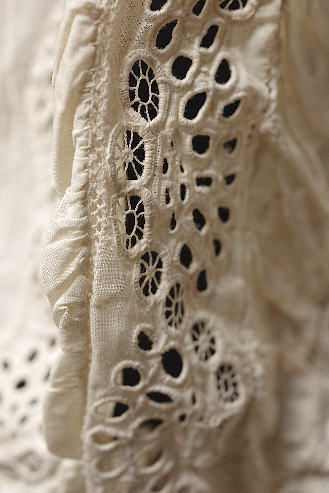 アンティークレース dentelle antique ボネ2つ .FR a l'epoque