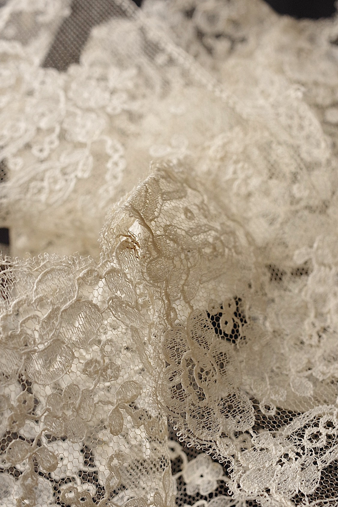 アンティークレース dentelle antique 446cm 430cm .FR a l'epoque