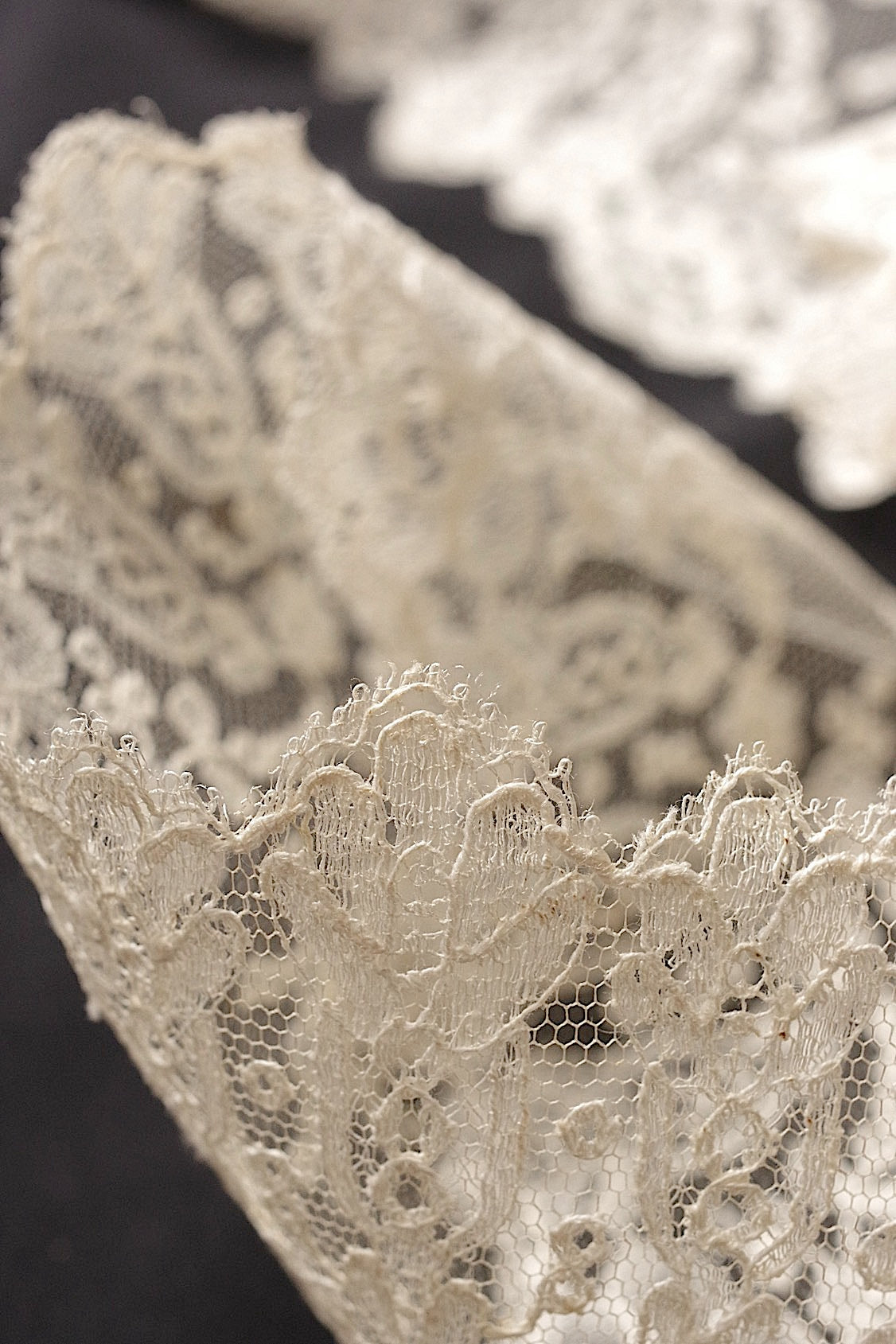 アンティークレース dentelle antique 446cm 430cm .FR a l'epoque