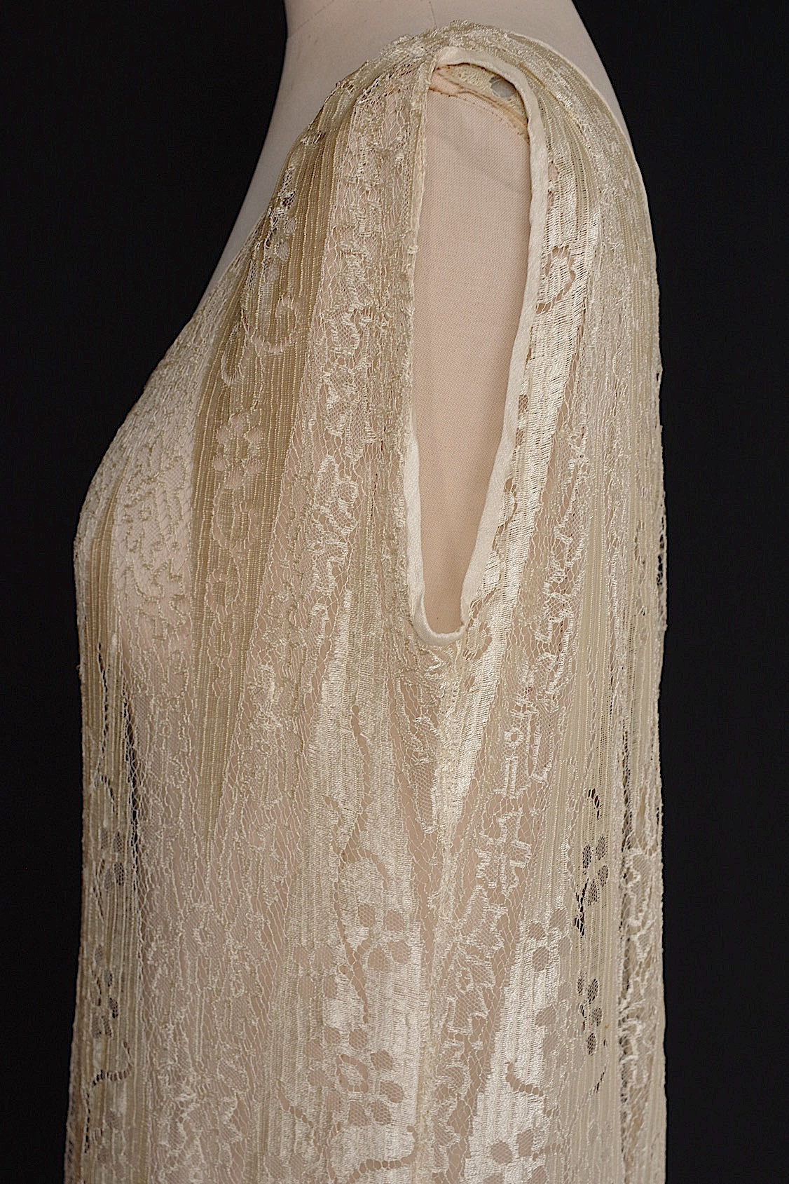 アンティークワンピース vêtement  antique レースワンピース .FR a l'epoque