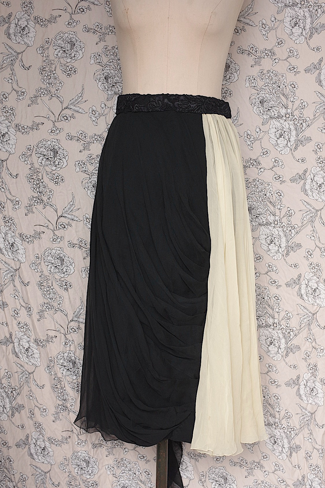 アンティークスカート vêtement  antique シフォンドレープスカート .FR a l'epoque